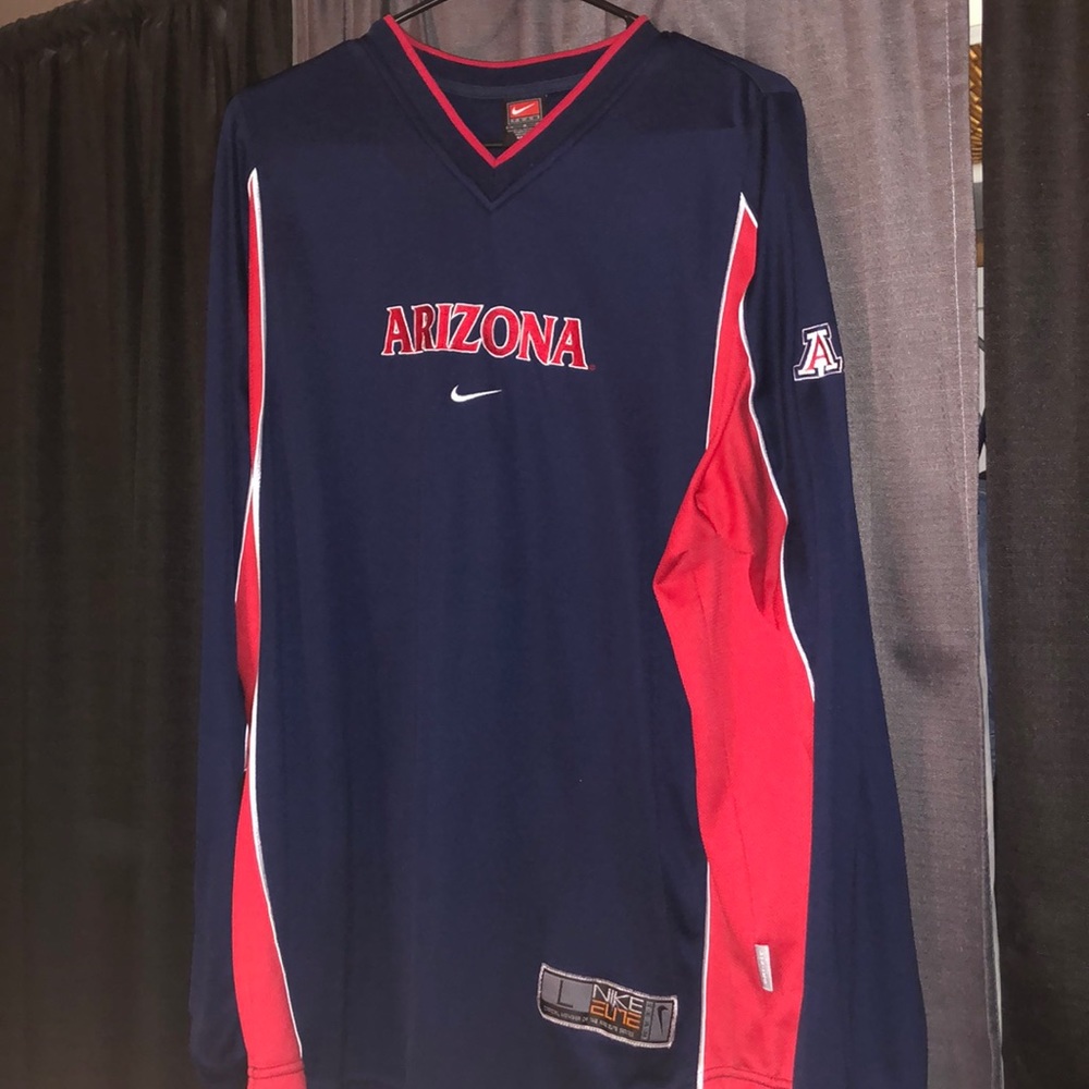 Nike UofA vintage sweater.